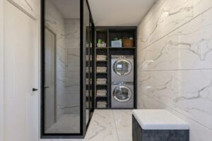 تصميم غرفة غسيل في الرياض: الدليل العملي لاختيار غرفة تخدمك 10 سنوات 1 غرف غسيل حسب الطلب في الرياض