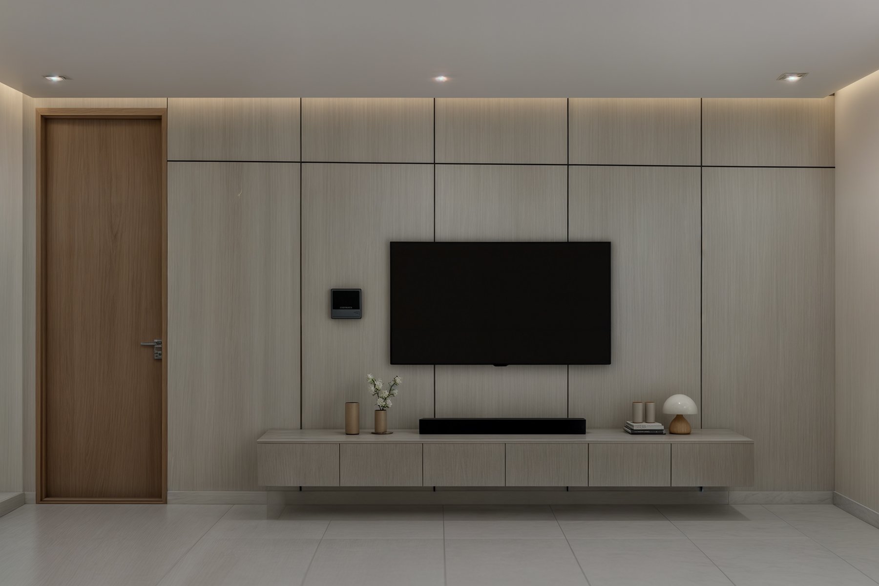 وحدة تلفزيون مودرن بتصميم جداري أنيق تضم خزانة عائمة خشبية، شاشة تلفزيون معلقة، إضاءة LED مخفية، ومكتبة جانبية مدمجة، مناسبة لغرف المعيشة في المنازل السعودية.